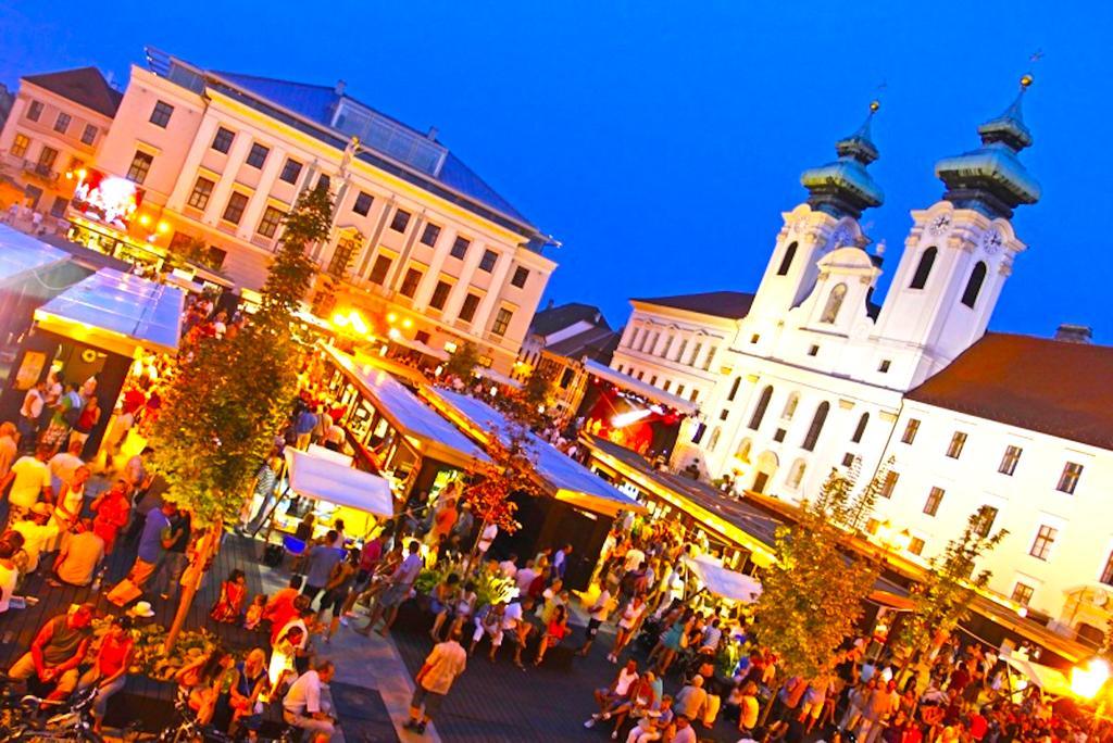 Aurora Premium Home Győr Eksteriør billede